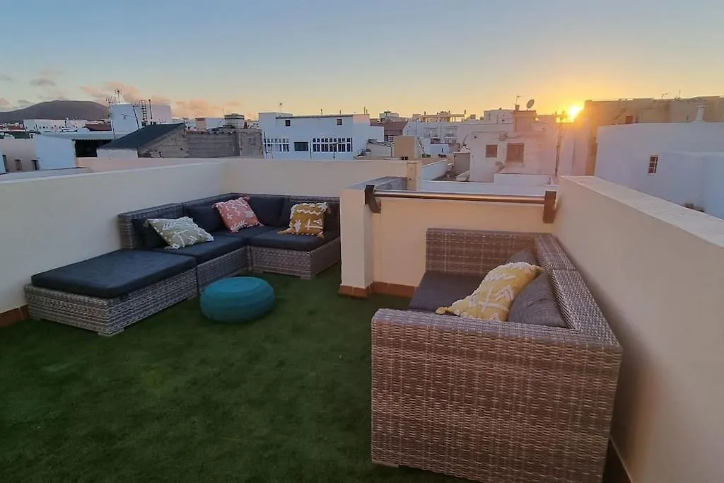 Fast Wi-Fi- Private Rooftop Terrace- 2 Bed Apt Corralejo 0*,