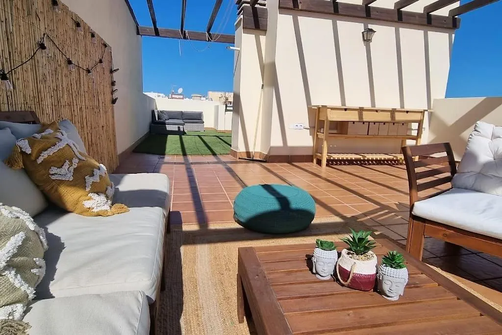 Fast Wi-Fi- Private Rooftop Terrace- 2 Bed Apt Corralejo
