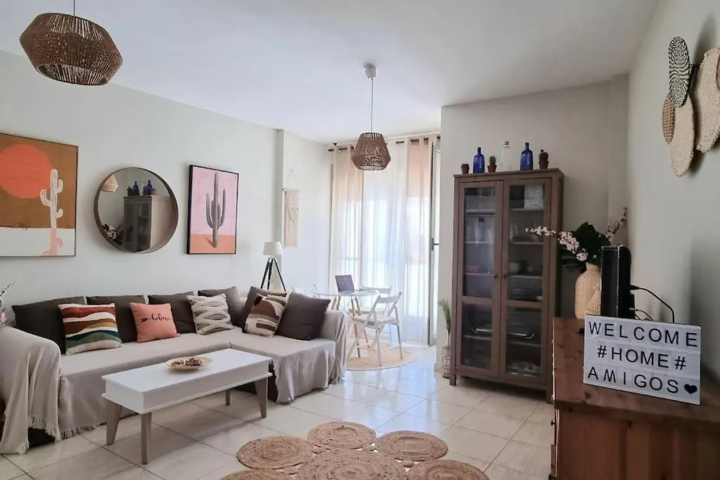 Fast Wi-Fi- Private Rooftop Terrace- 2 Bed Apt Corralejo